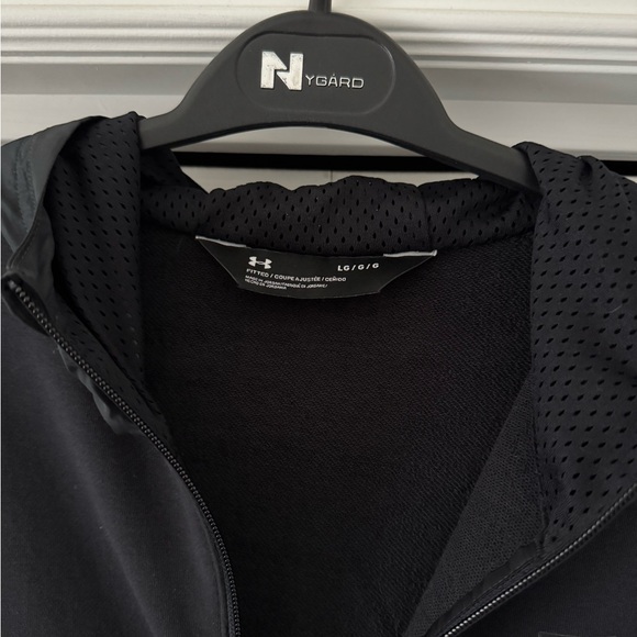 Underarmor performance half zip - Picture 2 of 3